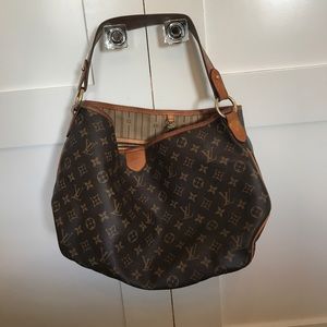 Authentic Louis Vuitton purse